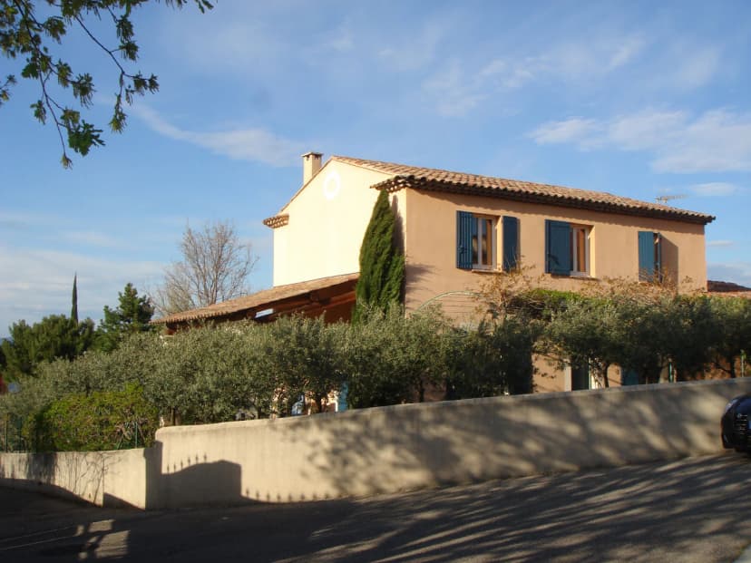 thumbnail of estate's photo