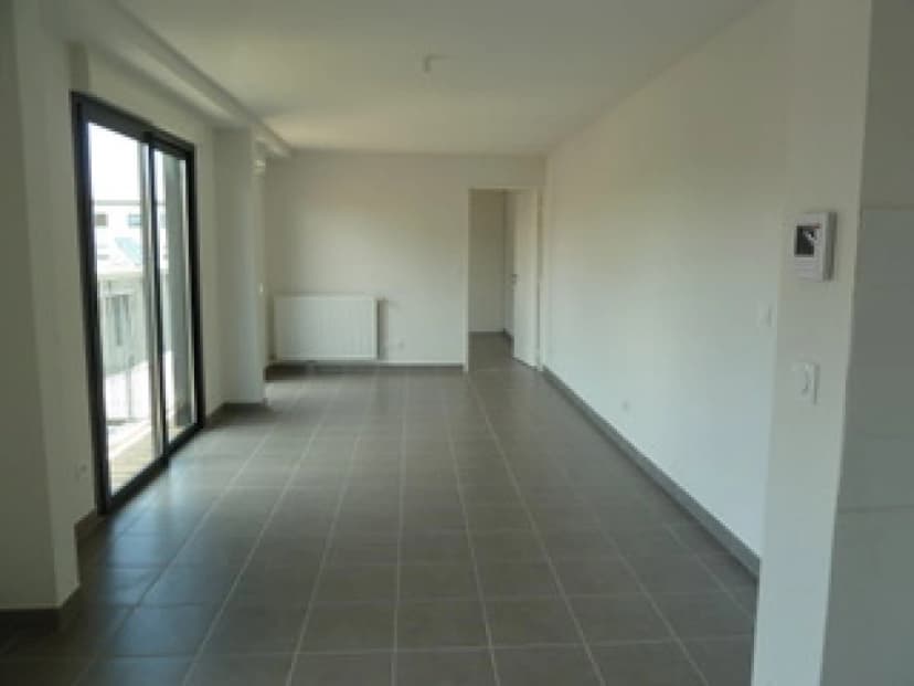 thumbnail of estate's photo