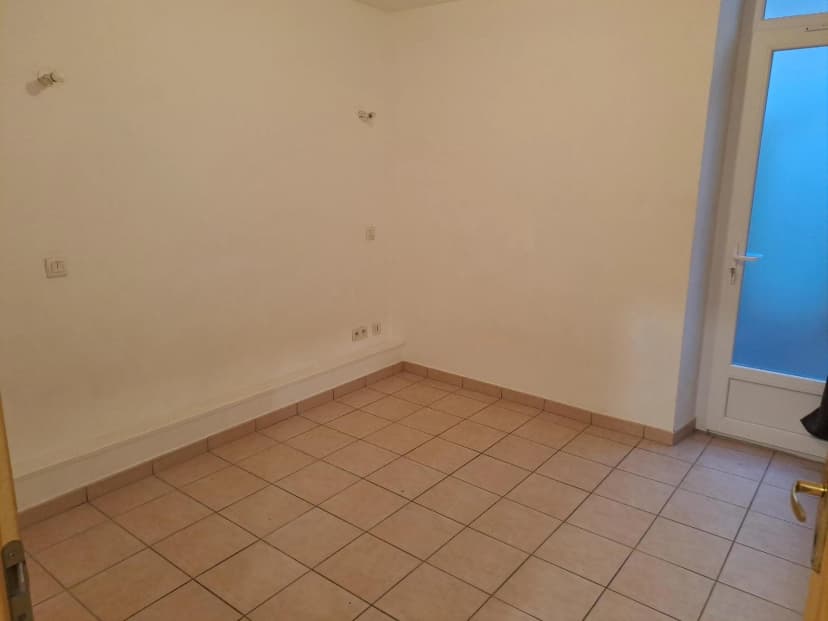 thumbnail of estate's photo