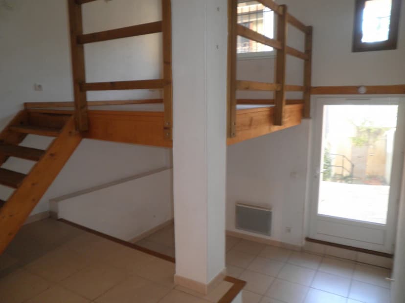 thumbnail of estate's photo