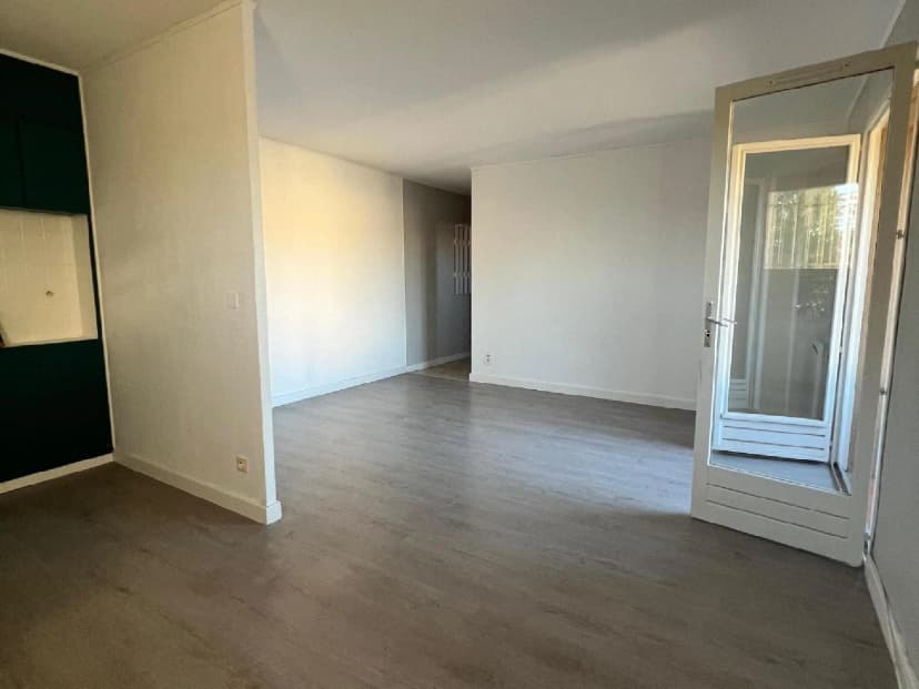 thumbnail of estate's photo