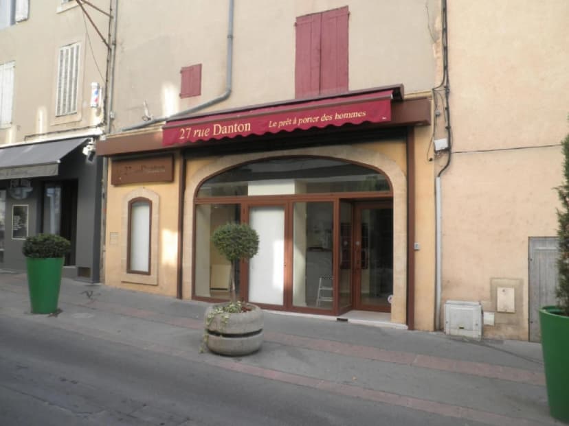 thumbnail of estate's photo