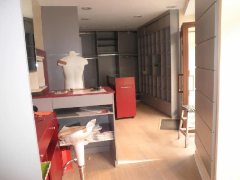 thumbnail of estate's photo