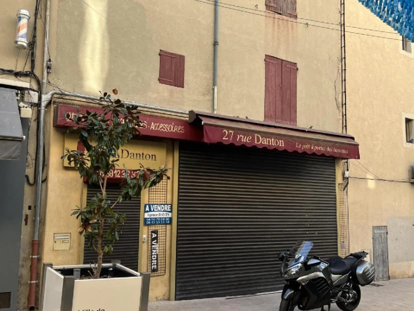 thumbnail of estate's photo