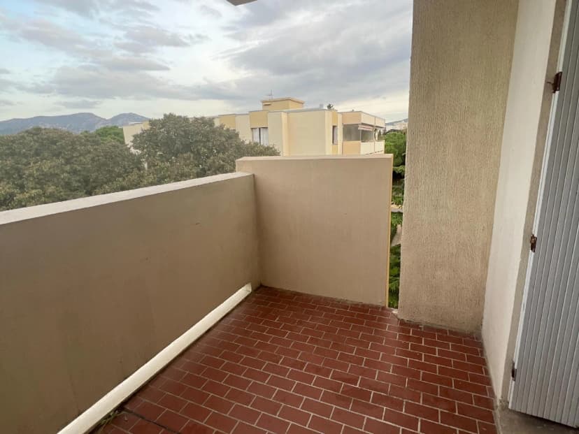thumbnail of estate's photo