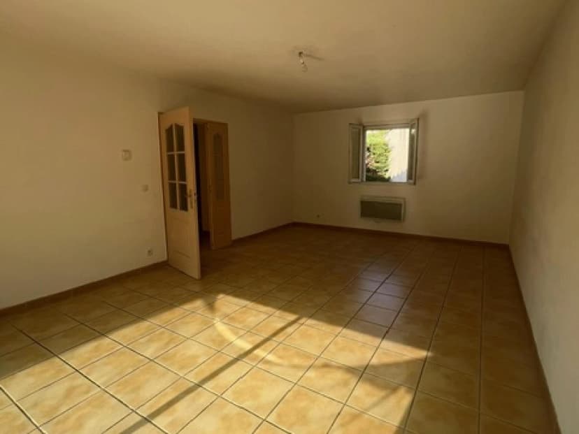thumbnail of estate's photo
