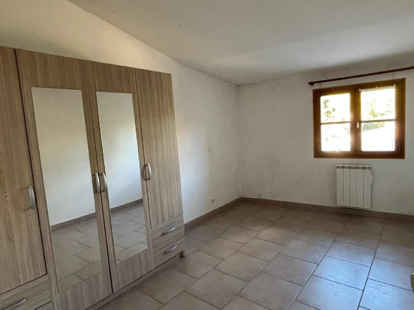 thumbnail of estate's photo