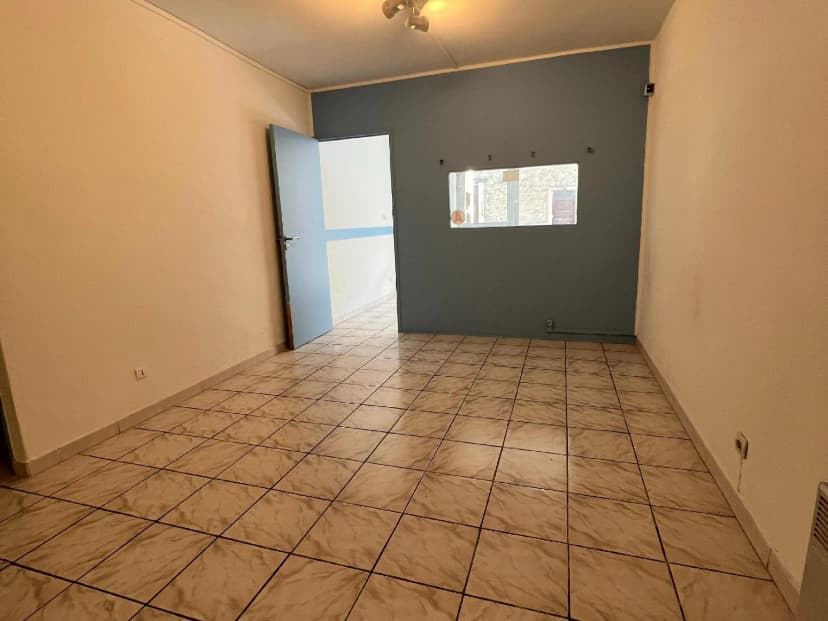 thumbnail of estate's photo