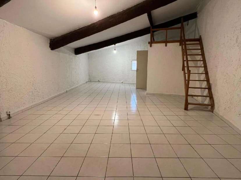 thumbnail of estate's photo