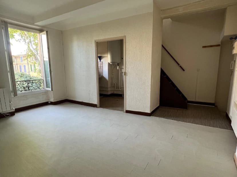 thumbnail of estate's photo