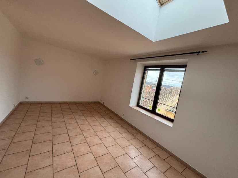 thumbnail of estate's photo