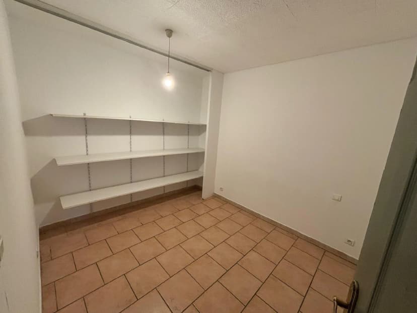 thumbnail of estate's photo