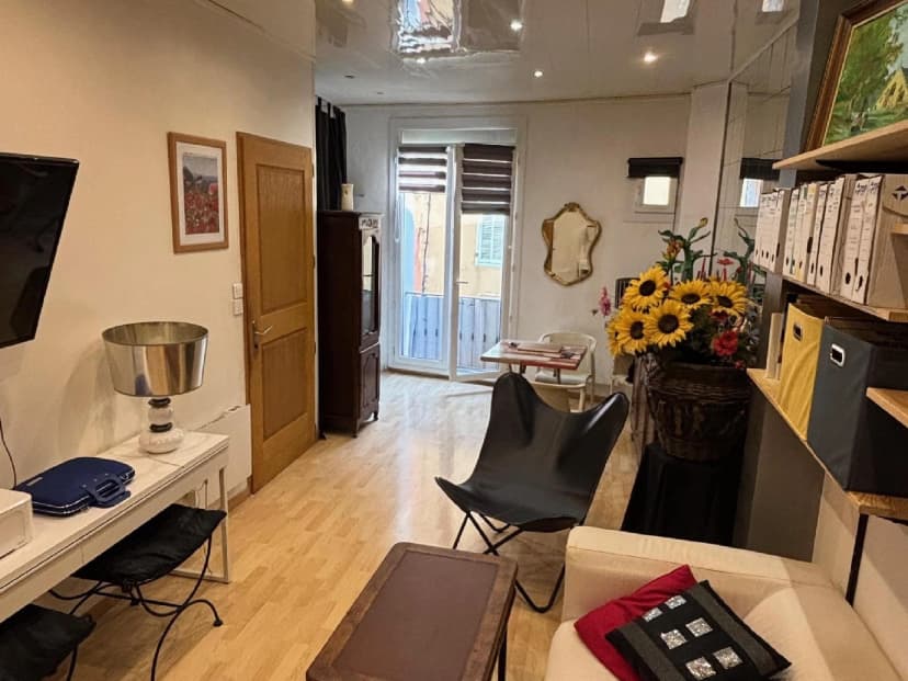 thumbnail of estate's photo