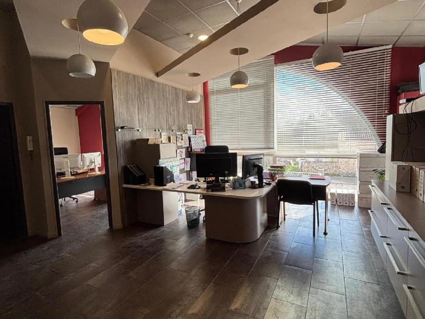 thumbnail of estate's photo