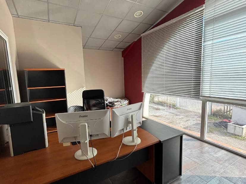 thumbnail of estate's photo