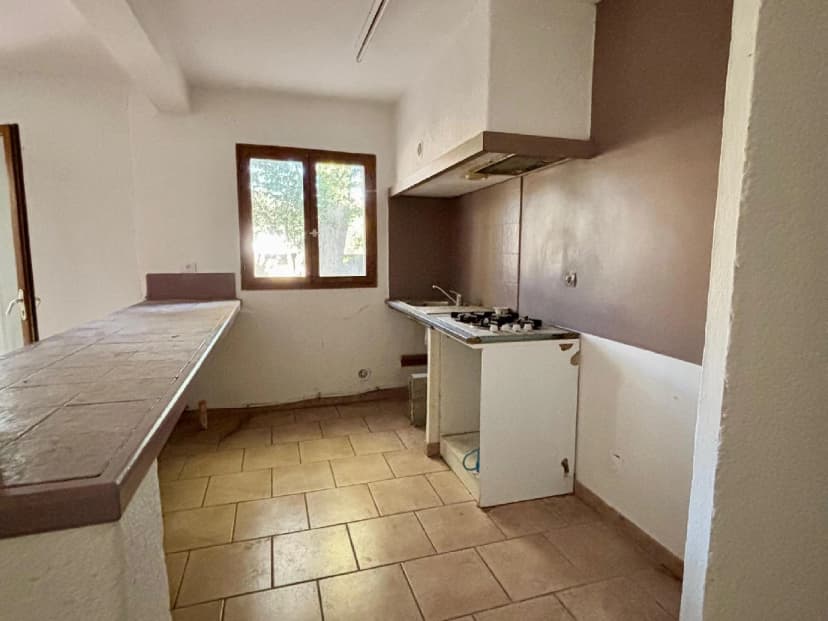 thumbnail of estate's photo