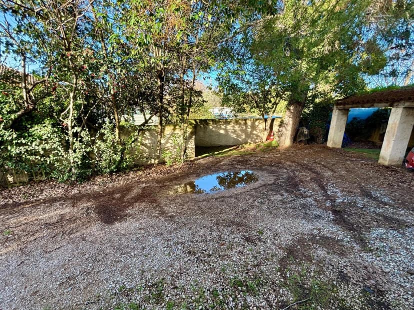 thumbnail of estate's photo