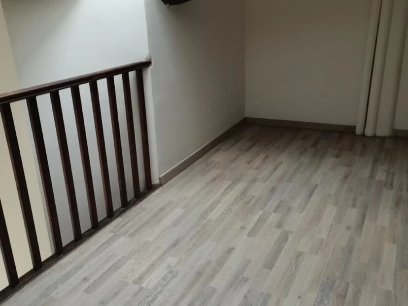 thumbnail of estate's photo