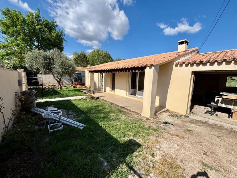 thumbnail of estate's photo