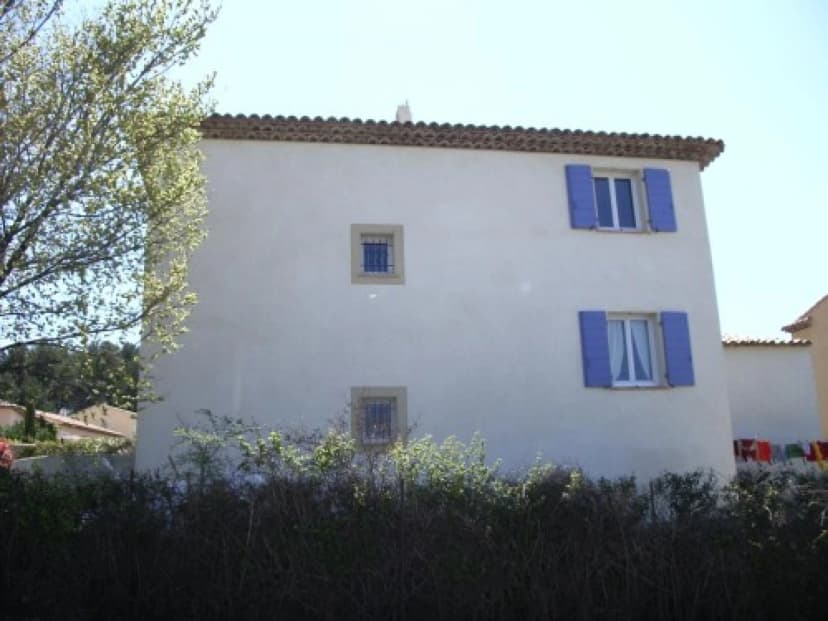 thumbnail of estate's photo
