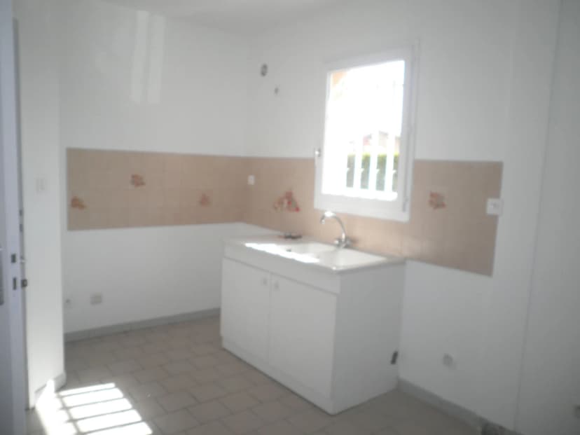 thumbnail of estate's photo